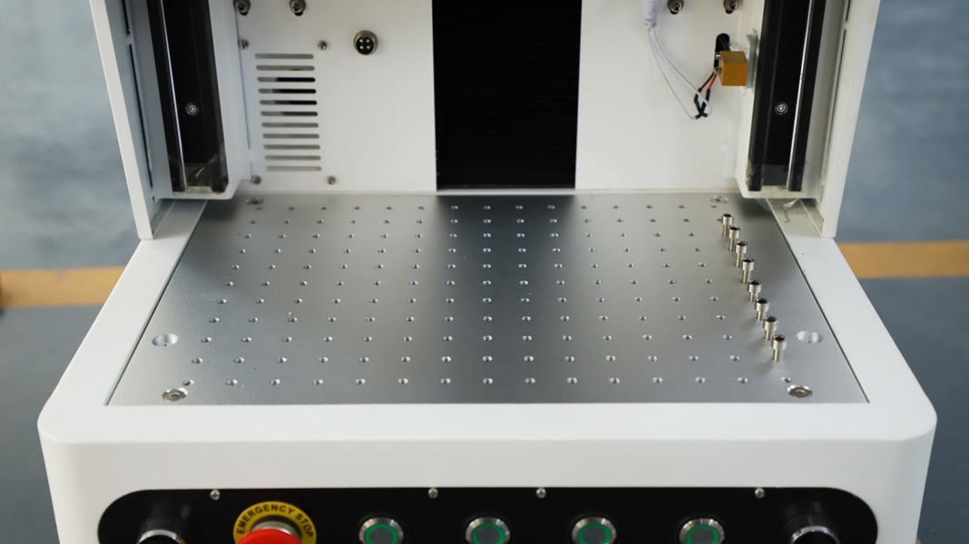 Krytovaný (fiber) laser Numco NU 200 C